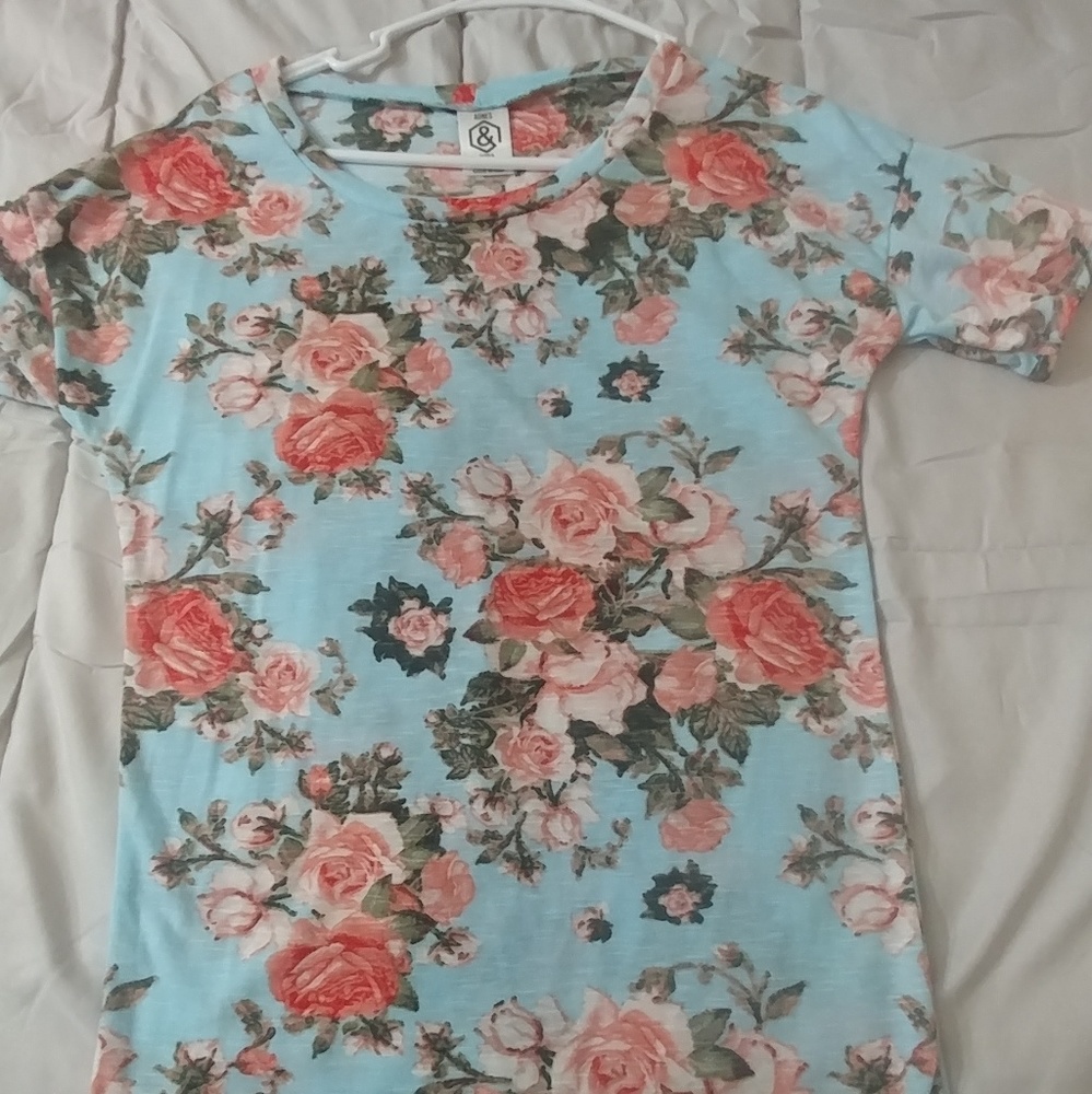 Agnes and Dora Tee